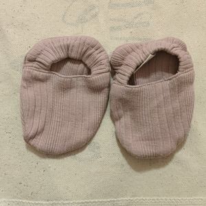 Kate quinn booties in mauve 6-12 months